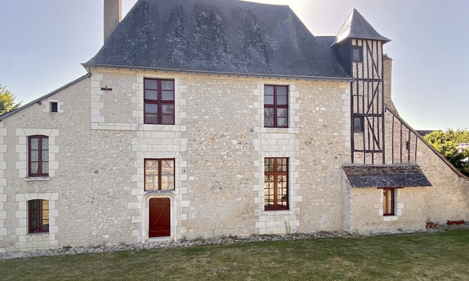Ambillou House | 16th century mansion, in the heart of the Loire castles