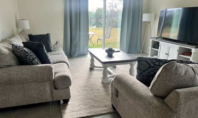 Sanford Bed & Breakfast | Cozy private room with Lake view
