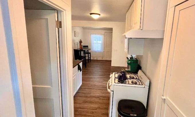 Robbinsdale Apartment | Cozy Tranquil One-Bedroom in Minneapolis by Victory Memorial Parkway
