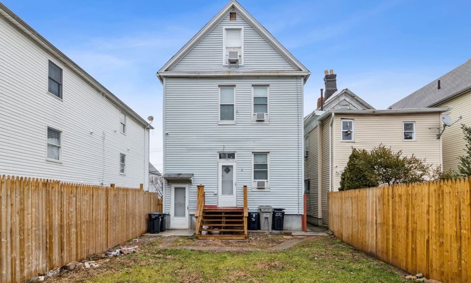 Elizabeth Apartment | Stylish and Modern 3BED Apt in Elizabeth /30min to Manhattan/Free street Parking