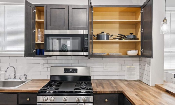 Elizabeth Apartment | Elegant and spacious 3Bed Apt in the heart of Elizabeth / 30min to Manhattan