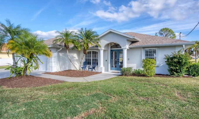 White Marsh House | Panoramic Golf Course Views in Rotonda! Proximity to world-class beaches!