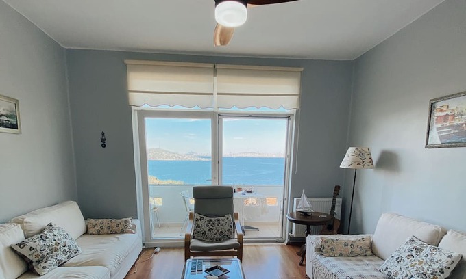 Adalar Apartment | Cozy Sea View Apartment in Burgazada