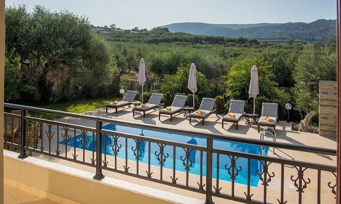 Galouvas Villa | Attractive Countryside Villa, A/C, Private Pool, Sea & Mountain Views - Close to Kissamos & Beaches!