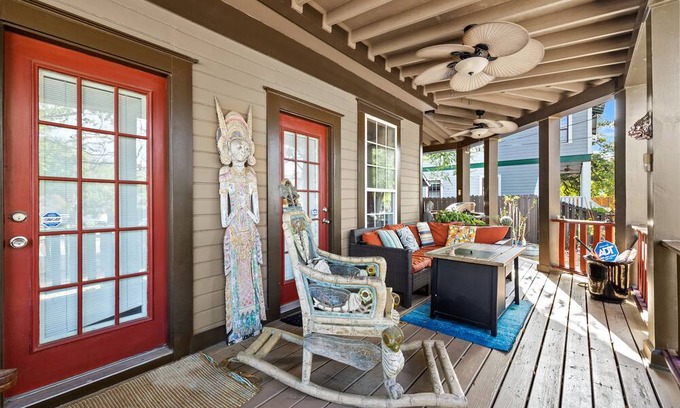 Hyde Park House | Bungalow in historic walking neighborhood near downtown Austin