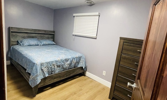Buffalo House | Terrific 3-bedroom house with WiFi in Buffalo