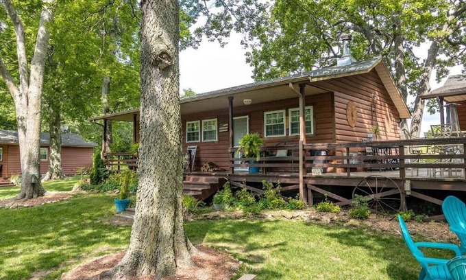Cleora Cabin | The Egret Cabin - Accommodates 6 Guests