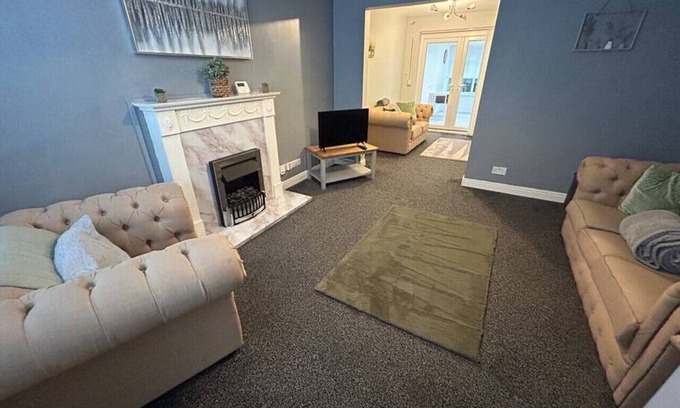 Wistaston House | 4 Bed Ideal For Workers Families