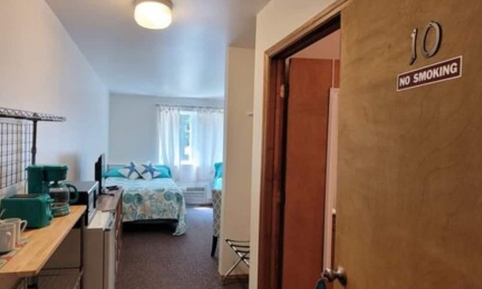 Oscoda House | The Motel Room - #10