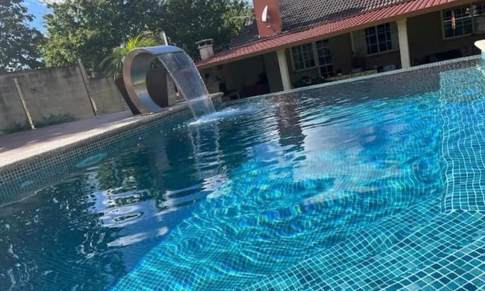 Poio House | La Casa de las Ranas: Jardín, Piscina y Barbacoa
