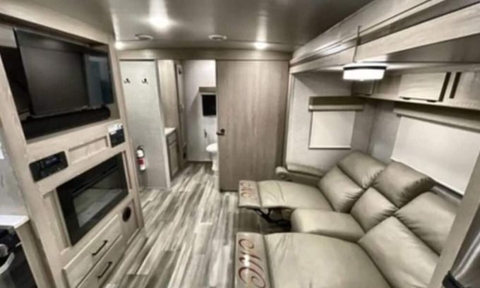 Elmo House | Cozy 2-Person RV Getaway