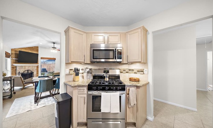 Tomball House | Tomball Tranquility: 3BR/2BA Gem!