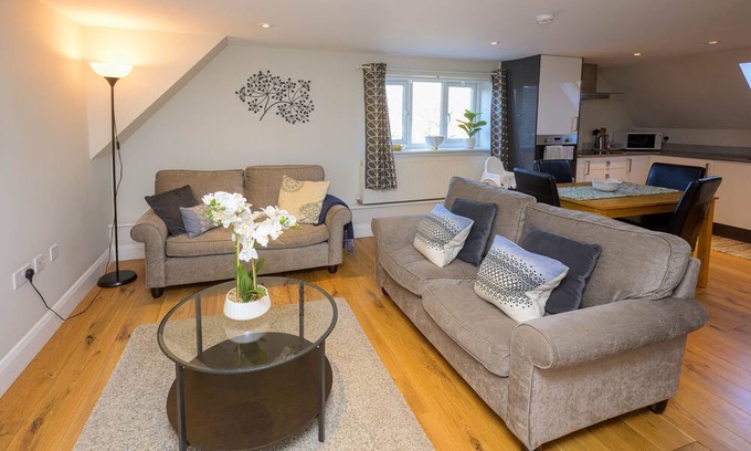 New Forest District Apartment | Central and cosy apartment in the center of Brockenhurst