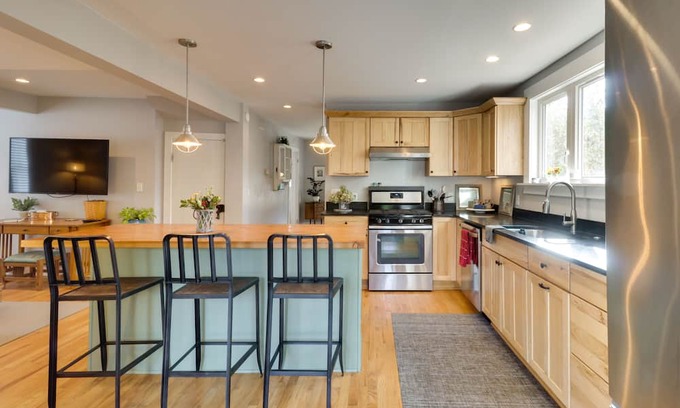 Charlottesville House | Hidden Charlottesville Home: 4 Mi to Downtown!