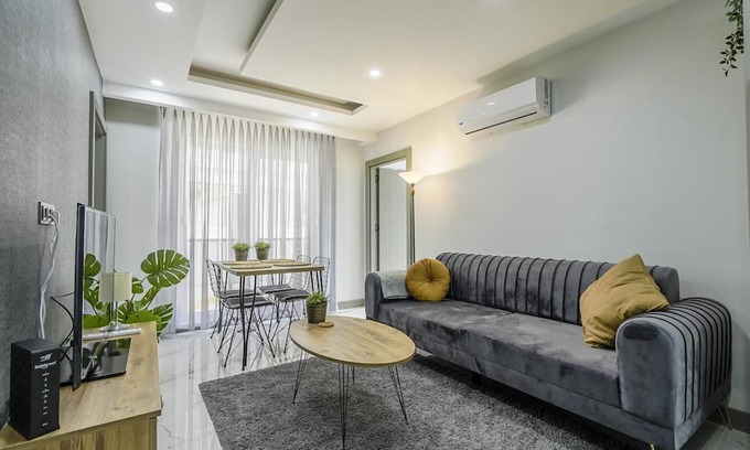 Muratpasa House | Gorgeous Hideaway with Balcony 10 min to Beach