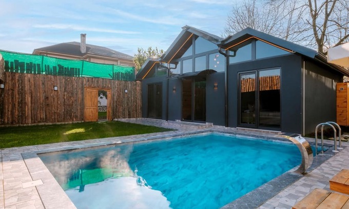 Sapanca House | Private Bungalow Villa w Pool, Garden in Sapanca