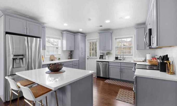 East Lake House | 3B3B/No Steps/Fully Furnished/Fenced Backyard #41976