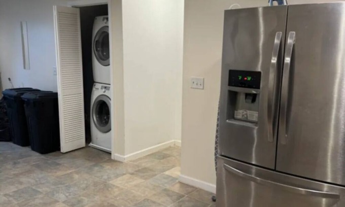 McGinley Square House | V2 please contact host before booking! This is private room, not entire place