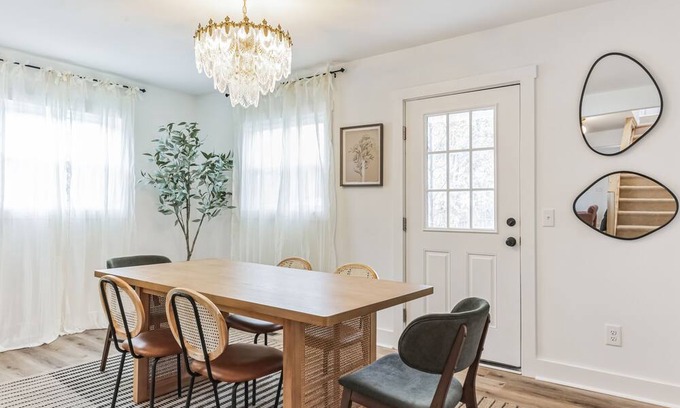 Princess Place House | Stylish 3 BR House: 1 King Suite. No Cleaning Fee!