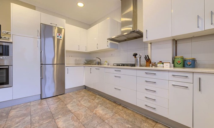 Castanos Apartment | Charm and Comfort Calle Epalza -Your Family Bilbao