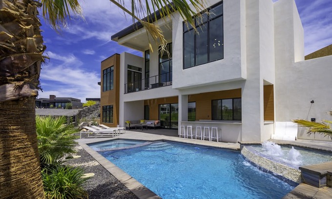 Hurricane House | Live Luxurious at Zion's Desert