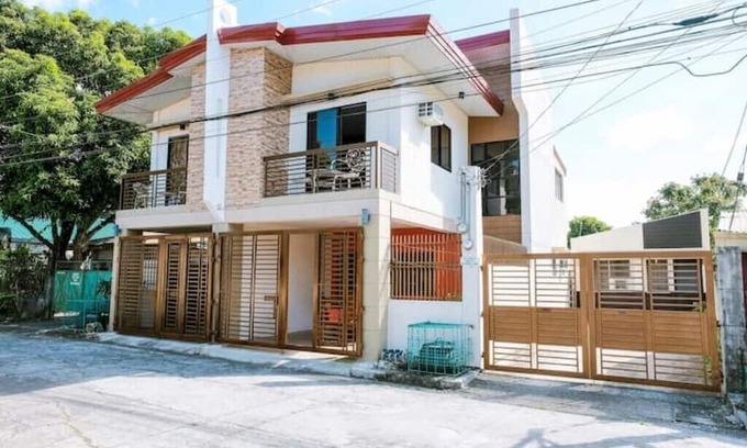 Bacolod House | Carmen's Place B: 4- rm duplex, gated, safe, homey