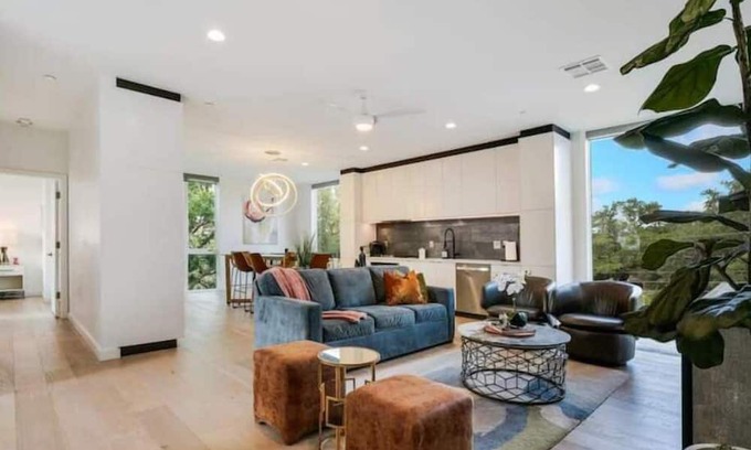 Westfield House | Downtown ATX Capital View Penthouse