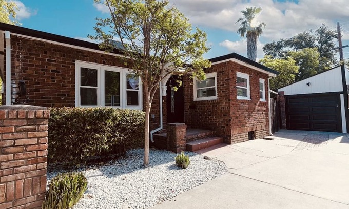 North Oak Park House | Newly remodeled Brick House by UCDavis Hospital