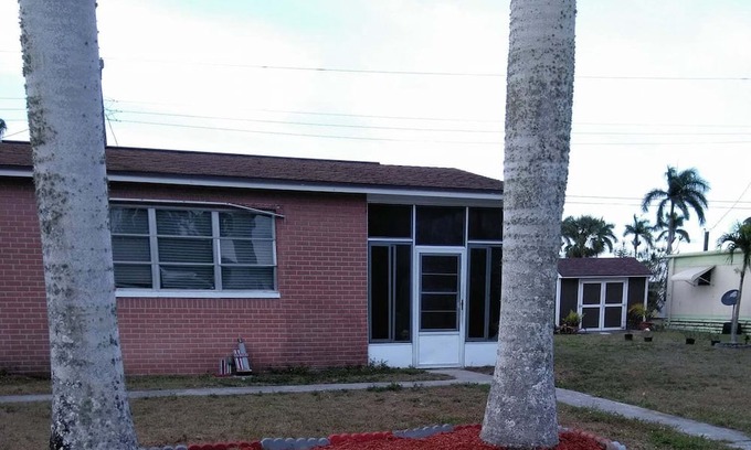 Majestic Palms House | New and gorgeous Timber Creek Beauty near to great attractions. Amenities galore