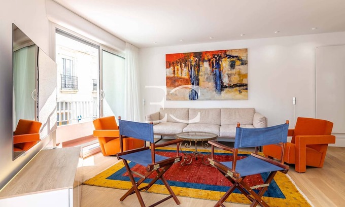 Biarritz City Centre Apartment | Easy Clés- Bright 3 bedrooms flat next to Les Halles with parking
