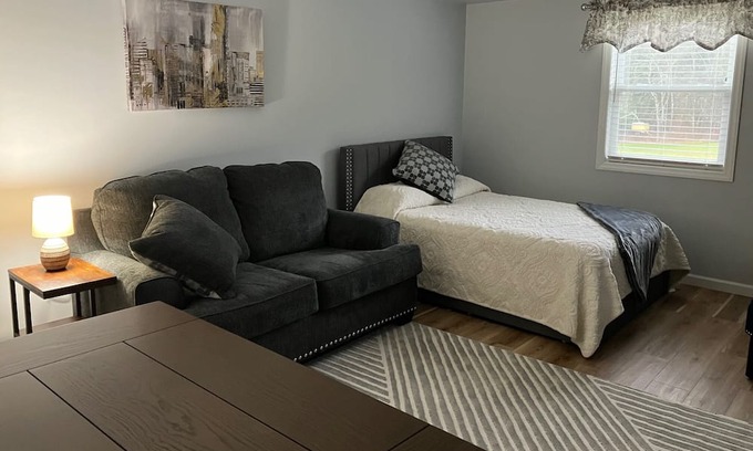 Indiana Apartment | Cozy Polish Villa on the Farm just minutes from downtown