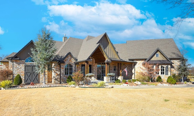 Owasso House | Spacious Owasso Vacation Rental w/ Private Pool!