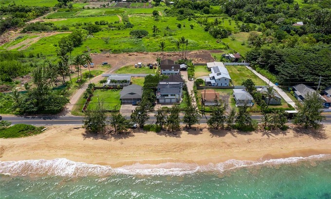Punaluu House | >NEW< Seaside Sanctuary ~ Beach Access, Views, A/C