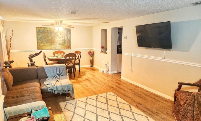 Zephyrhills House | Single family home in Zephyrhills. Semi-furnished.