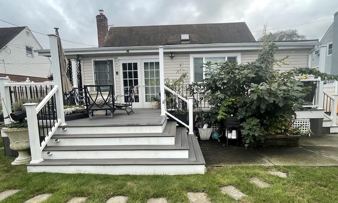Alden Manor Bed & Breakfast | Hidden Gem in Elmont Close to JFK, UBS Arena