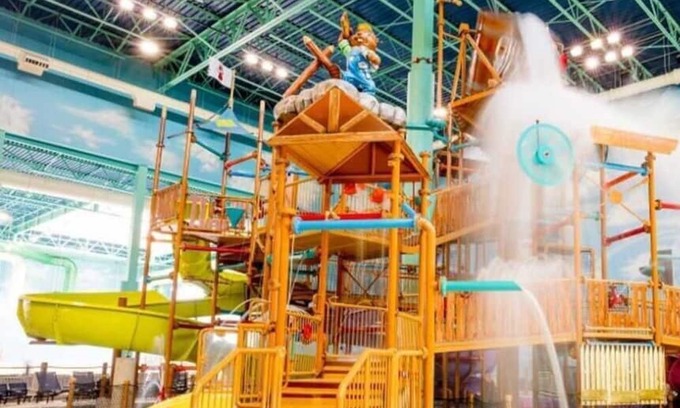 Williamsburg Resort | Great Wolf Lodge Williamsburg VA, deluxe balcony family suite 12/4 -12/7/2023