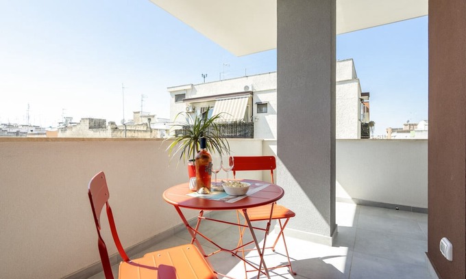 Municipio 4 Apartment | The House of Venus with parking space