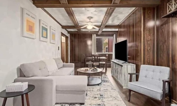 Lawrenceville Apartment | 3 Bedroom 718146 by Houzlet