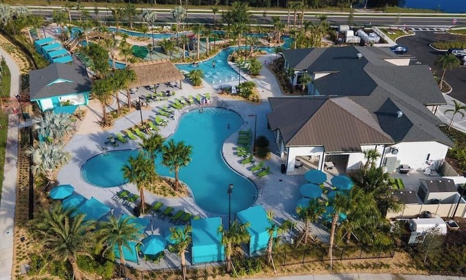 Kissimmee House | SL 4Br walking distance to club