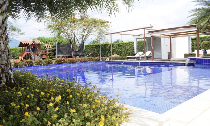 El Cerrito Villa | Hermosa y lujosa Finca en Santa Elena