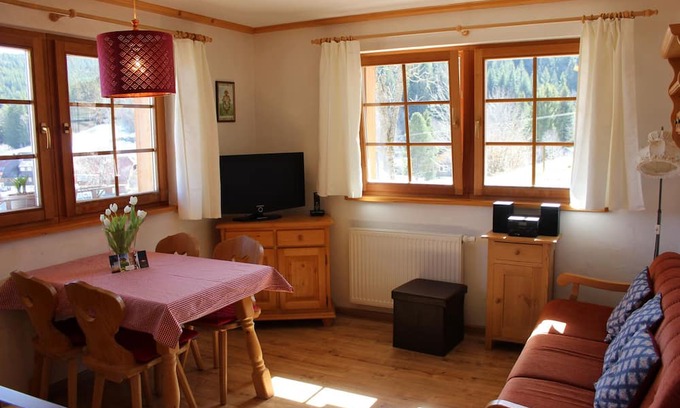 Hinterzarten Apartment | Apartment 'Titisee' with Mountain View, Private Terrace and Wi-Fi