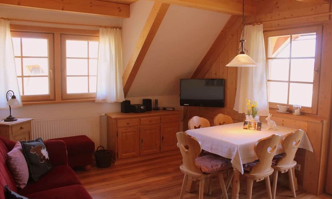Hinterzarten Apartment | Apartment 'Schauinsland' with Mountain View, Private Terrace and Wi-Fi