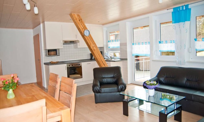 Owingen Apartment | Holiday Apartment '3' with Mountain View, Shared Garden and Wi-Fi