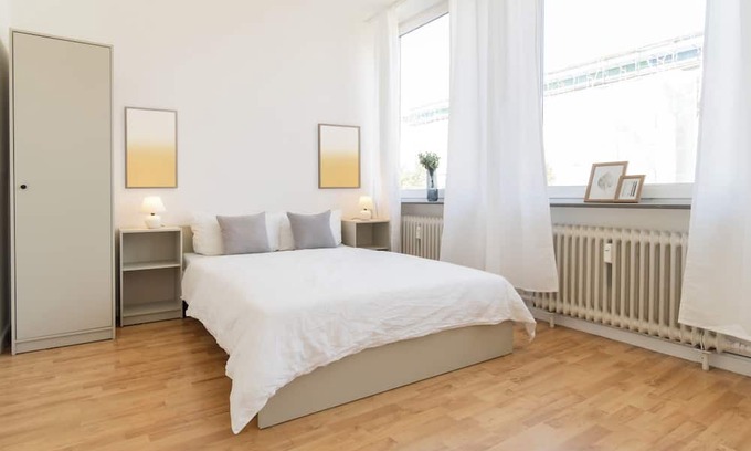 Bahnhofsvorstadt Apartment | Hanse Appartements - Central apartment for up to 10 people