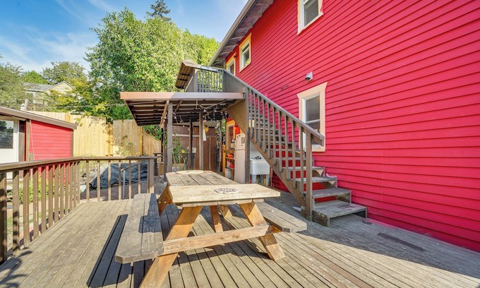 Columbia City Apartment | Explore Seattle! Charming Apt w/Private Deck