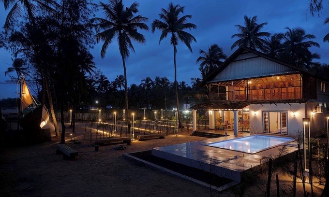Chavakkad Villa | Bougainvillea Beach Home - Guruvayur - Chavakkad