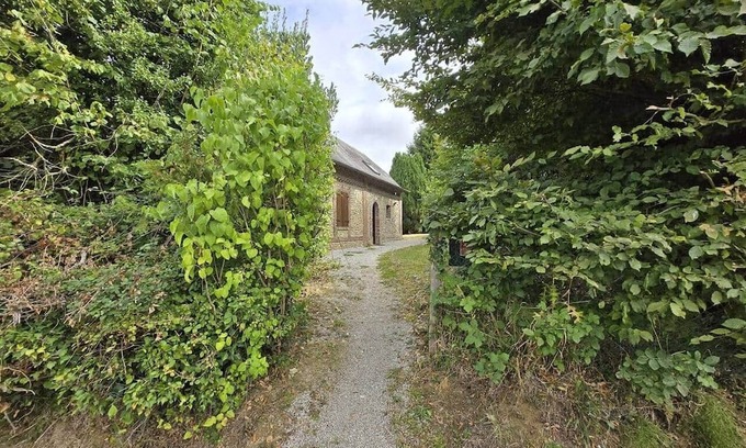Maheru House | Authentic Normandy & large plot