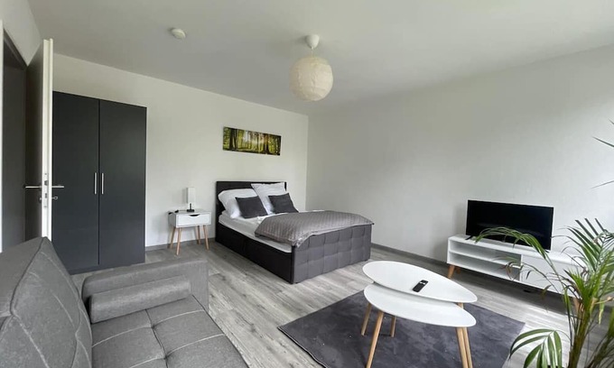 Lebenstedt Apartment | Sunny modern furnished apartment in the heart of Salzgitter - all-inclusive!