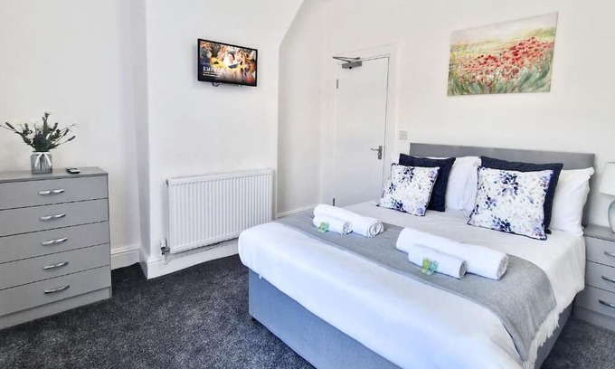 Burnley Apartment | Premium Double room with Shared Bathroom Room 1