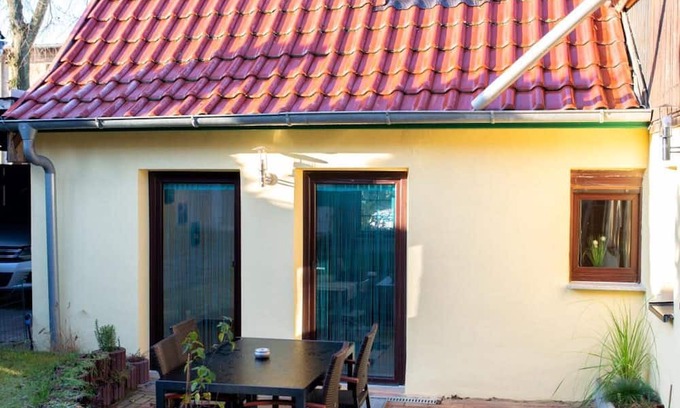 Annenwalde Apartment | Holiday Home 'Am Reiterhof' with Private Terrace, Private Garden and Wi-Fi